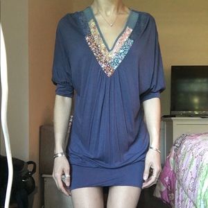 Adorable navy tunic with embroidered v neck